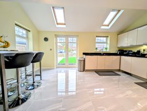 Photo 19- click for photo gallery